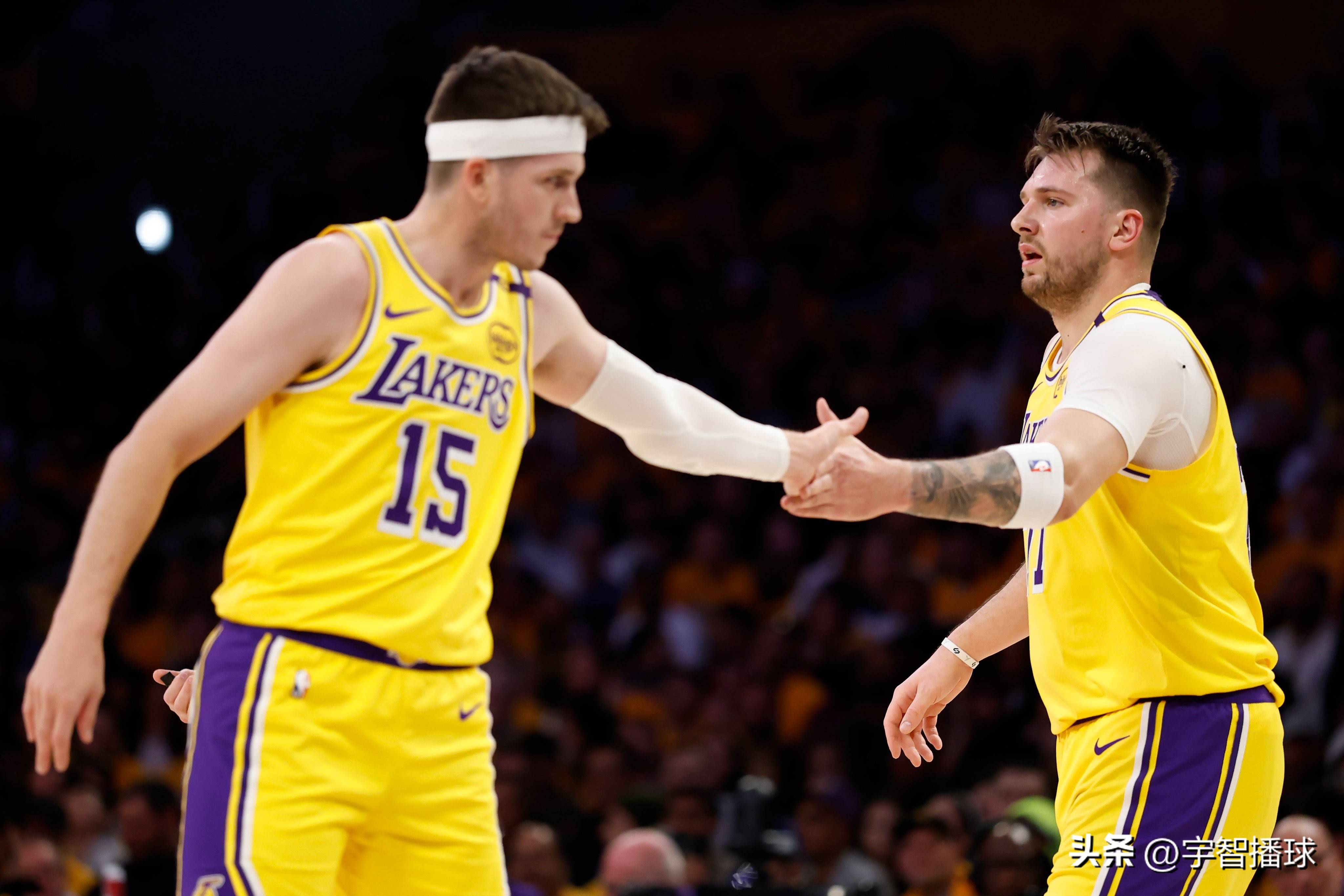 东契奇连续三场比赛得分超过比赛局势复杂，美国队不断突破！观众掌声雷动的简单介绍-爱游戏平台