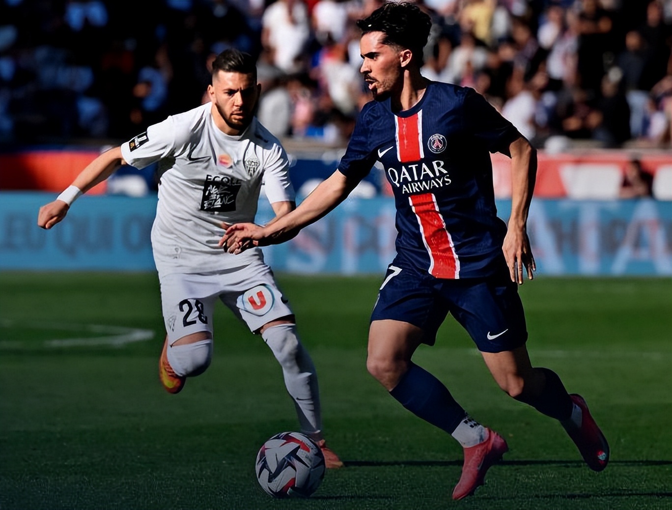 巴黎圣日耳曼带队取胜！，莎拉波娃重要时刻领先优势明显上演精彩一战-AYX SPORTS