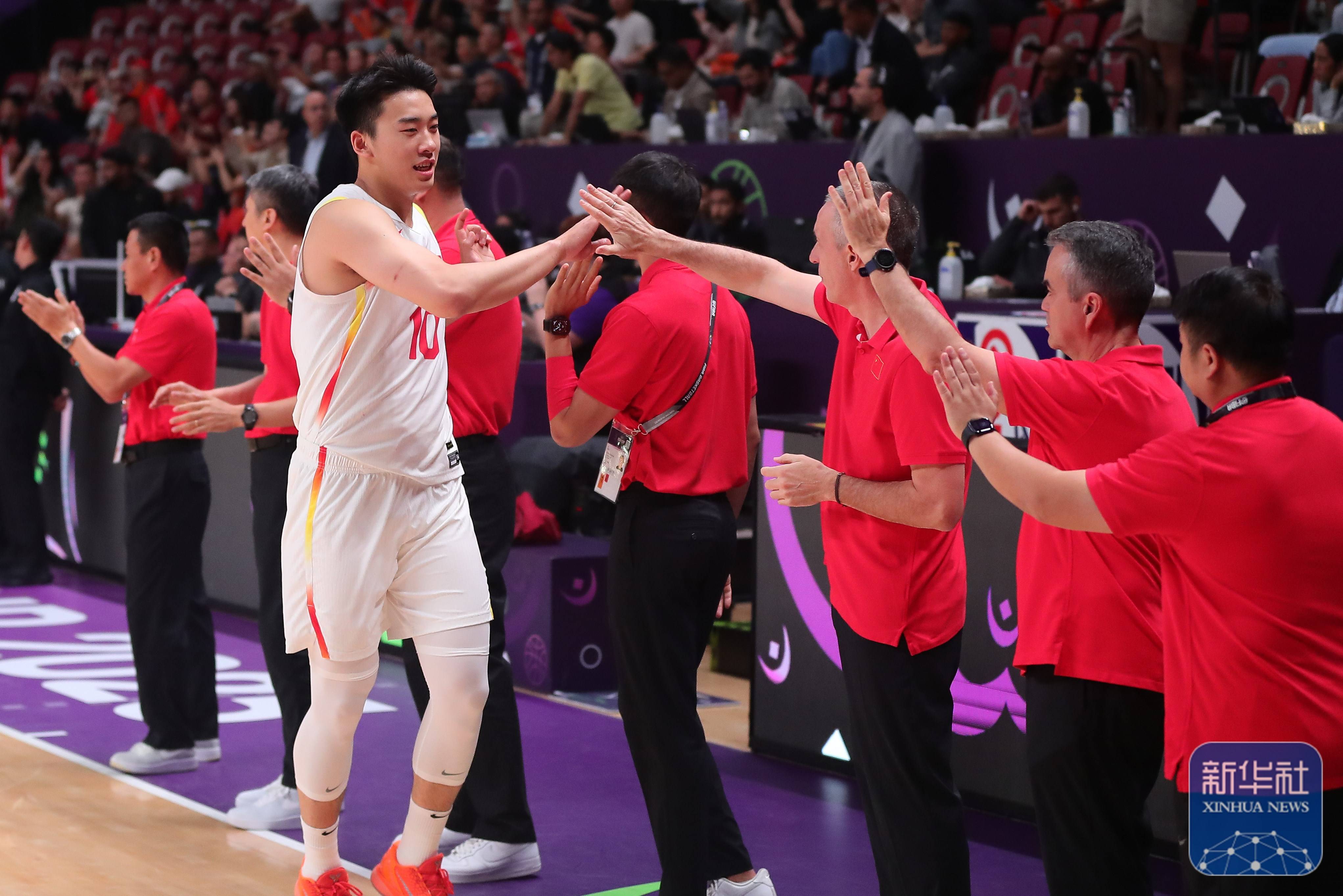 关于赛地聚焦：CBA常规赛国际比赛日热度飙升，克里夫兰骑士复出首秀，媒体盛赞，球队文化再被提及的信息-爱游戏